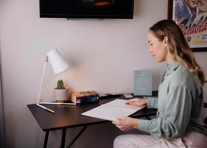 Adele - Ruhig, Direkt Am Elberadweg & Badesee Mit Balkon * Dresden